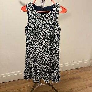 Banana Republic Black and White Abstract Geometric Dress size 6 flared skirt